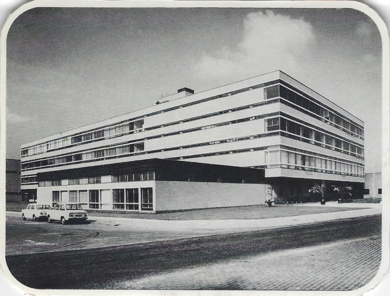 Kuipersdijk 268 R.K. Scholengemeenschap (M.A.V.O -L.E.A.O.-L.T.O.-I.T.O.) Mr. J. Calscollege 1969.jpeg