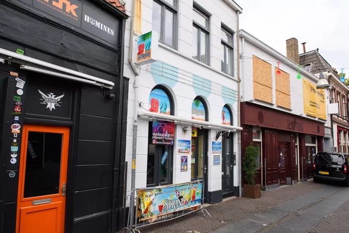 Stadsgravenstraat 15 cafe bar Strand, voorheen Xotix.jpg