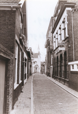 Stadsgravenstraat 26 café Old Dutch 1972.jpeg