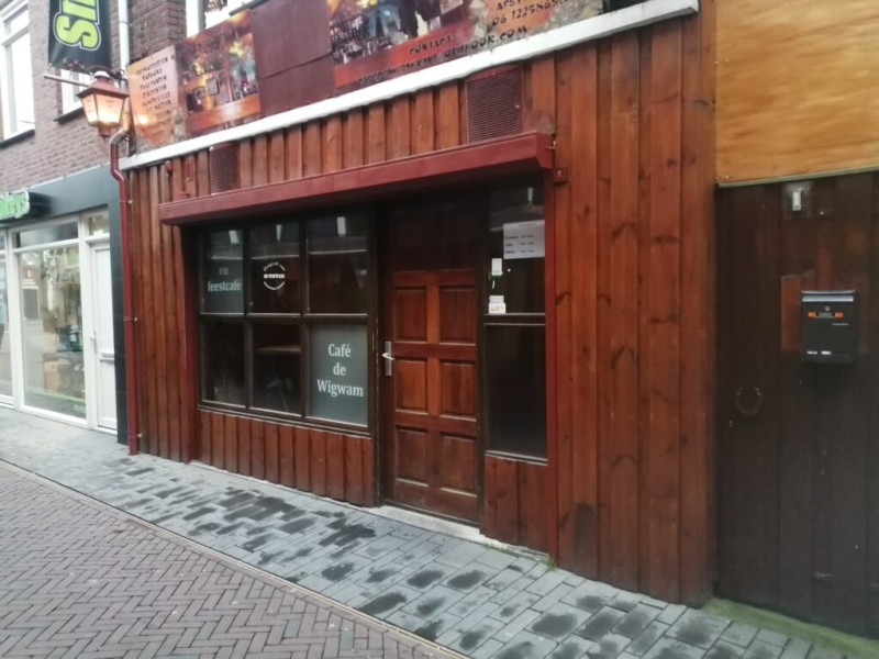 Stadsgravenstraat 75 Saloon de Wigwam Karaoke Bar.jpg