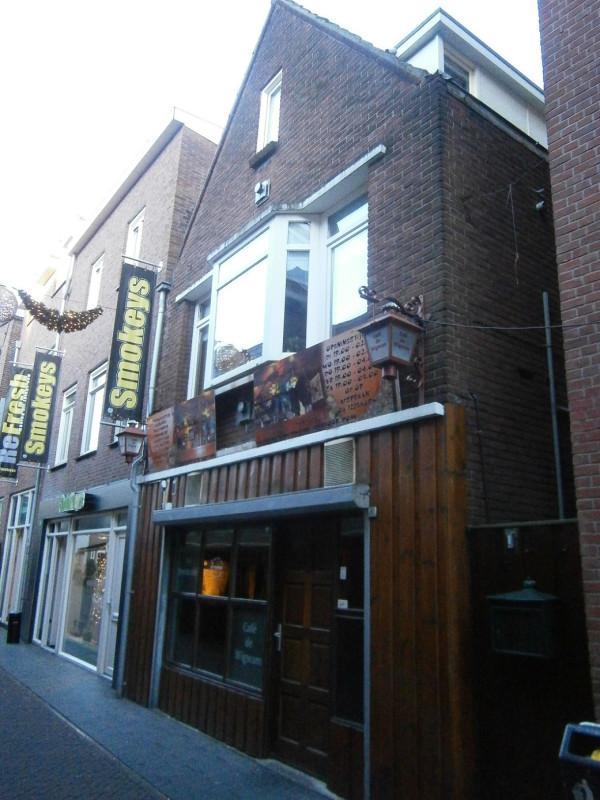 Stadsgravenstraat 75 Saloon de Wigwam.JPG