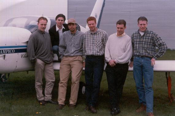 Vliegveldweg 329 Klassenfoto Nederlandse Academie voor Verkeersvliegers 1998.jpeg