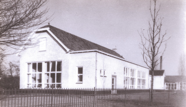 Poolmansweg 36 School CII, later Poolmansschool 1920 later ook H. Scheepstraschool en Dr.A. van Voorthuysenschool.jpeg