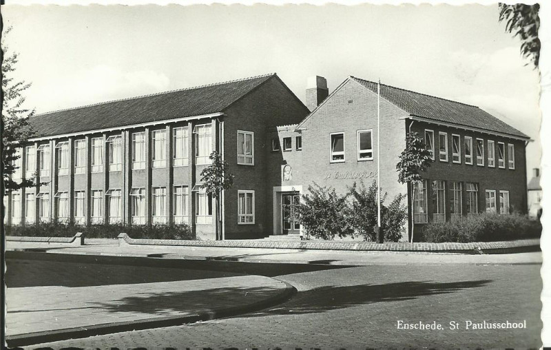 Regulusstraat 10 St. Paulusschool later Katholiek mbo De Borchstede.jpg