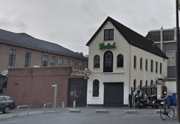 Klokkenplas 1 cafe LP nu cafe 't Klokhuys voorheen Chez Ria en Jimmy's.jpg