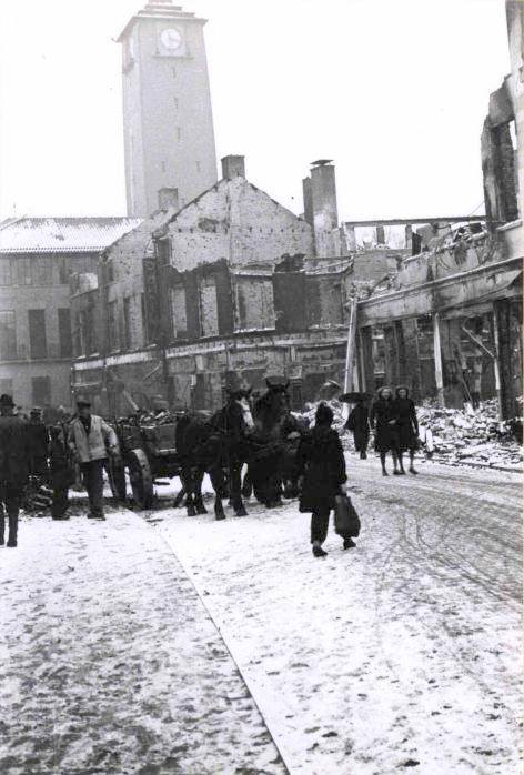 Langestraat 14 na bombardement.jpg