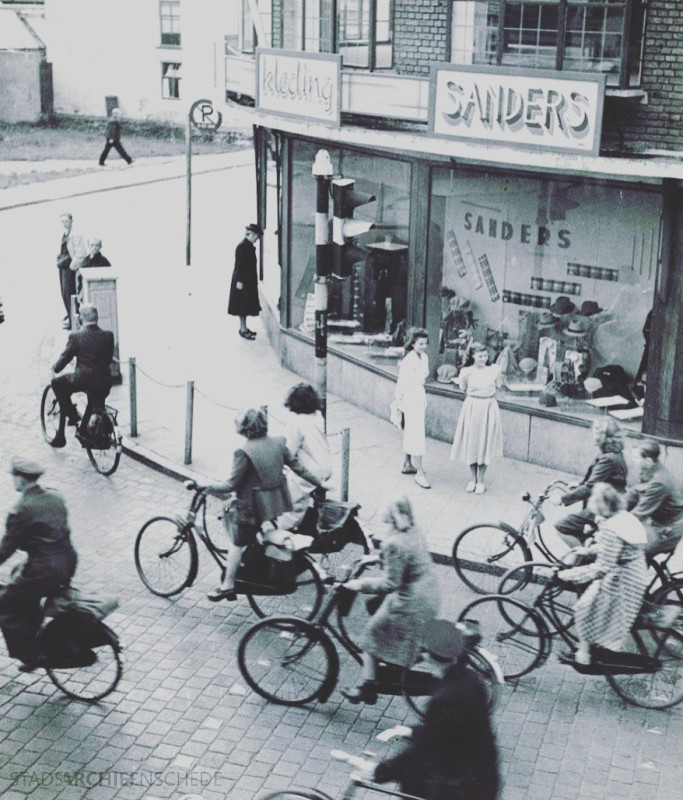 Langestraat 1 hoek Kalanderstraat kruispunt De Klomp Sanders.jpg