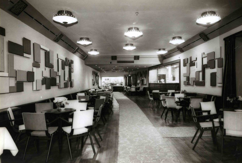 Langestraat 49 Twentse Schouwburg koffiekamer 1955.jpg