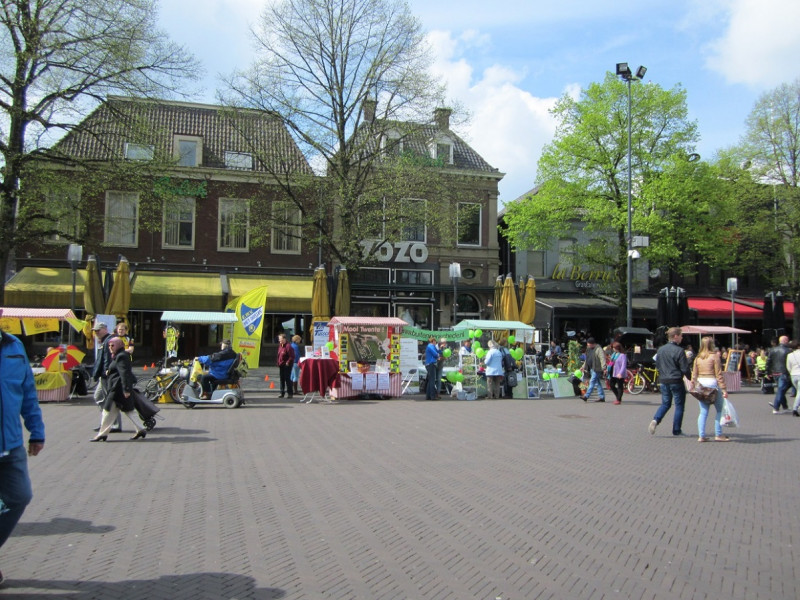 Oude Markt 3 cafe ZOZO fietsstad 12-04-2014.JPG