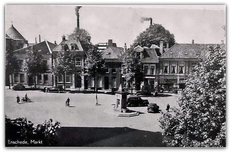 Markt 5 reisbureau American Express 1950 voorheen V.V.V. kantoor en woonhuis J.F. Scholten.jpg