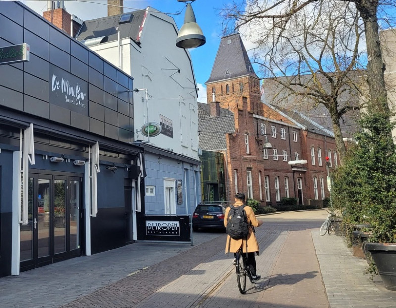 Bolwerkstraat 9 hoek Noorderhagen restaurant De Tropen.jpg