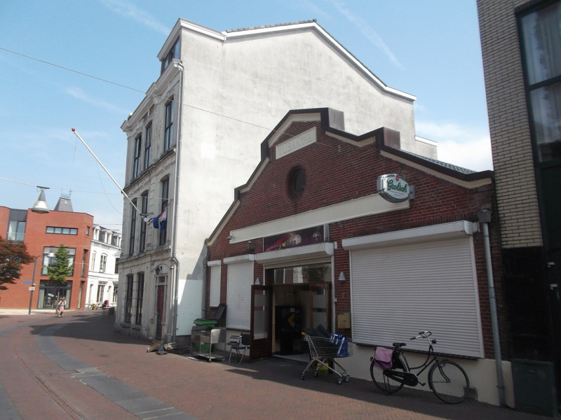 Noorderhagen 2-4 pand Tubantia vroeger garage en woonhuis W. Gassner. 2014.JPG