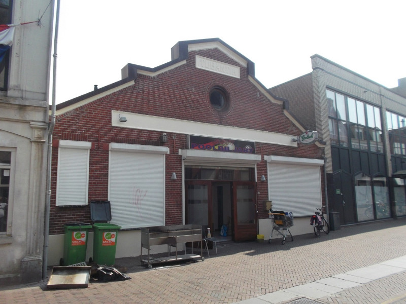 Noorderhagen 2 Ssit Poolbiljart vroeger garage Tubantia van Wilhem Gassner 1869-1941, eerste garagehouder van  Enschede.JPG