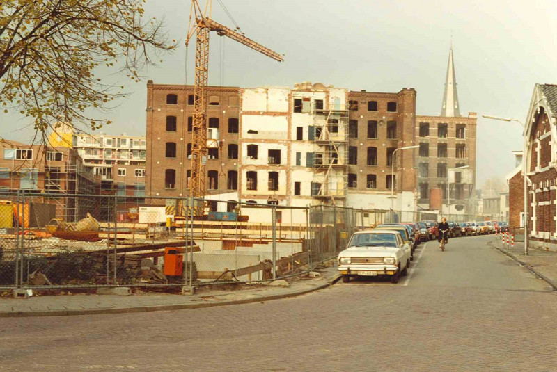 Noorderhagen 49 hoek van Lochemstraat Sloop van het van Heek en Co.complex 1985.jpg