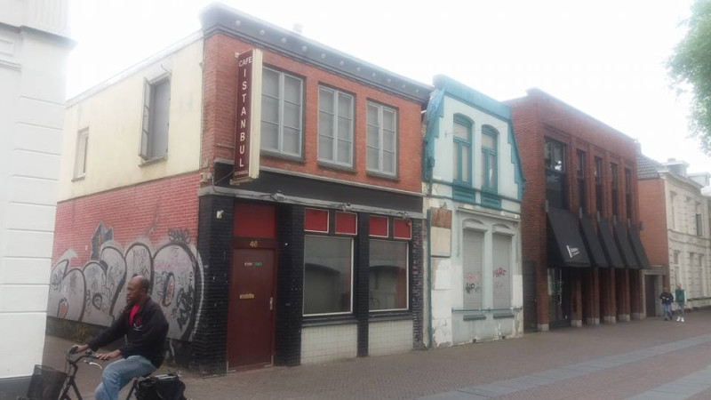 Noorderhagen 44-46 hoek Knibbelbrugsteeg coffeeshop Istanbul.jpg