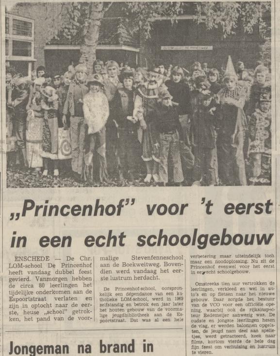 Boekwweitstraat 16 Chr. LOM-school Princenhof in gebouw vm Stevenfenneschool krantenbericht Tubantia 18-10-1974.jpg