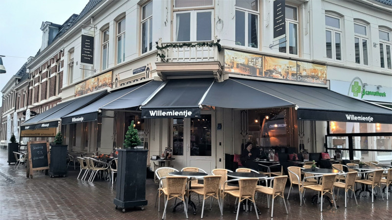 De Heurne 16a hoek Wilhelminastraat Brasserie Willemientje..jpg