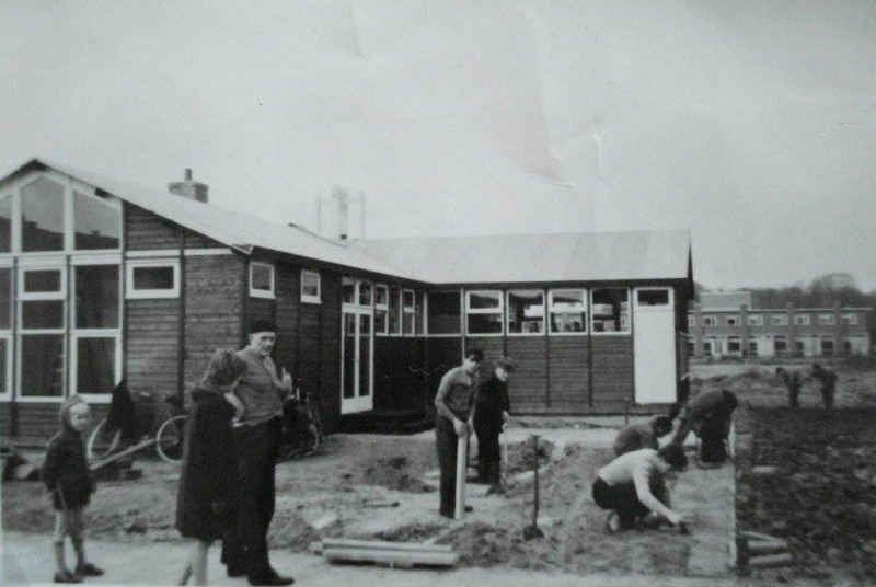 Noordbrabandstraat 29 houten noodkerk Petrakapel vroeger dependance kleuterschool later gebouw van ahoy nu drumfanfare zuid..jpg