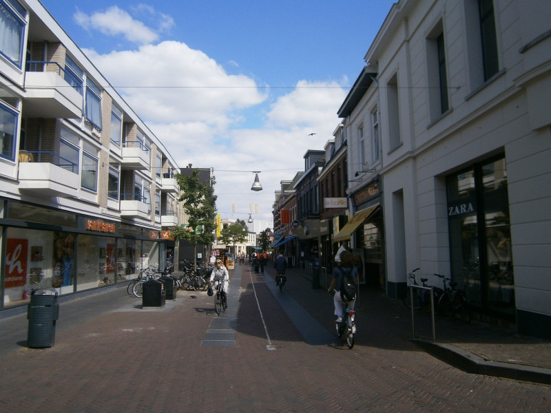 De Heurne 2 cafetaria De Muur 10-6-2015. Nu automatiek De Heurne.JPG