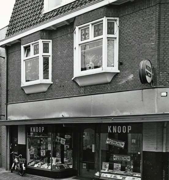 Oldenzaalsestraat 21 muziekhandel Knoop.jpg