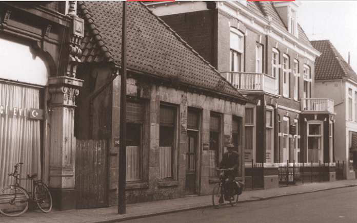Oldenzaalsestraat 62 panden met o.a. (op de hoek met de Hoge Bothofstraat) Café Restaurant Cafetaria Lucullus en De Faam met Turkse sociëteit 1967.png