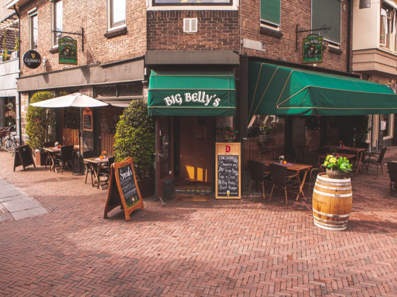 Van Lochemstraat 230 hoek Stadsgravenstraat restaurant Big Belly's Tavern.jpeg