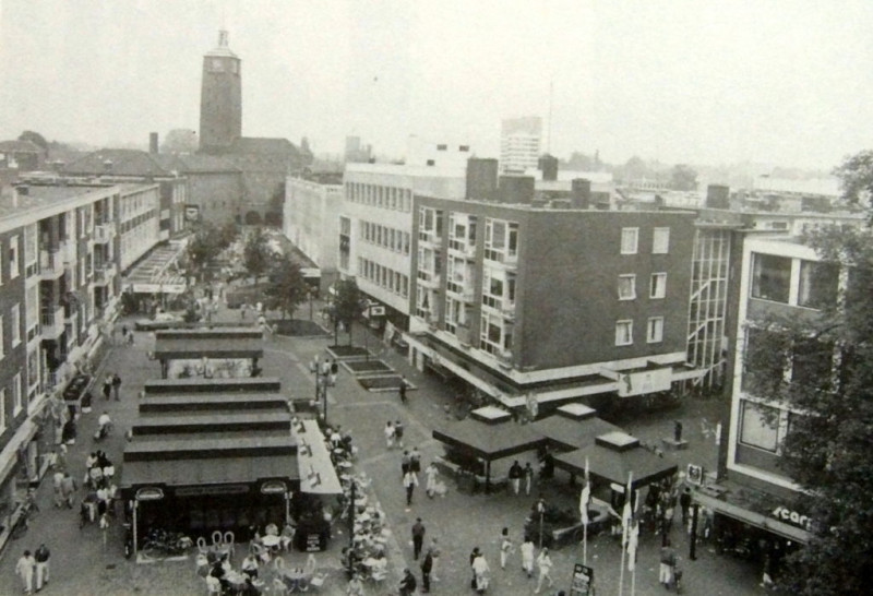 van Loenshof 38k Brasserie 1975.jpg