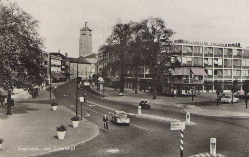 van Loenshof Hermesflat en Heineken hoek met Chinees restaurant De Mandarijn.jpg