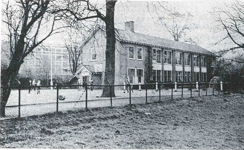 Hessenweg 69 Klaas de Vriesschool 1969 later ook tijdelijke locatie Dr. Ariensschool.jpg