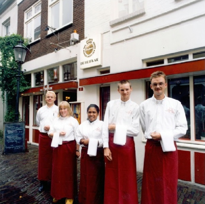 Walstraat 9 Restaurant,Eetcafe De Huifkar, is naast een professioneel restaurant een arbeidstoeleidingsinstelling voor verstandelijk gehandicapten..jpg
