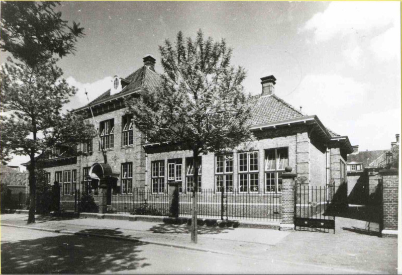 Kortenaerstraat 4 Kortenaerschool 1936 later ook locatie leao Mercurius.jpg
