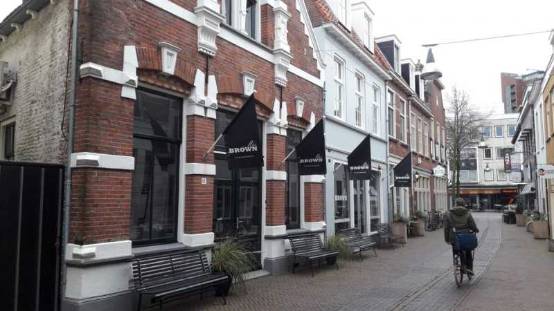 Walstraat 10 voormalig koetshuis nu patisserie Mrs. Brown.JPG