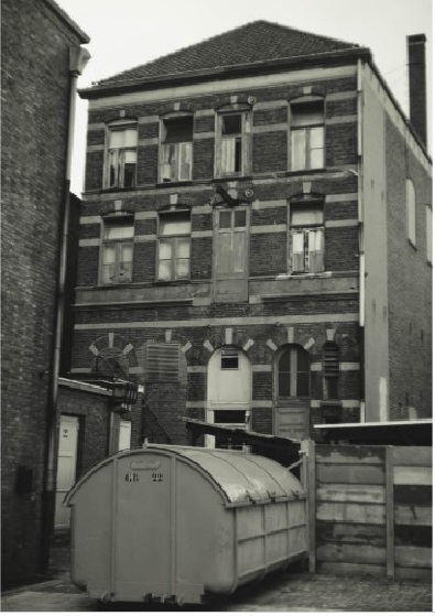 Walstraat 20 Achterkant van de oude sociëteit en Twentsche Schouwburg aan de Langestraat. 13-11-1970.jpg