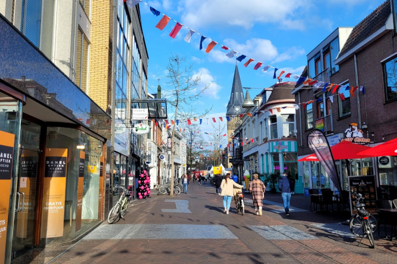 Marktstraat 11a rechts fastfoodrestaurant Crispy Chicken.jpg