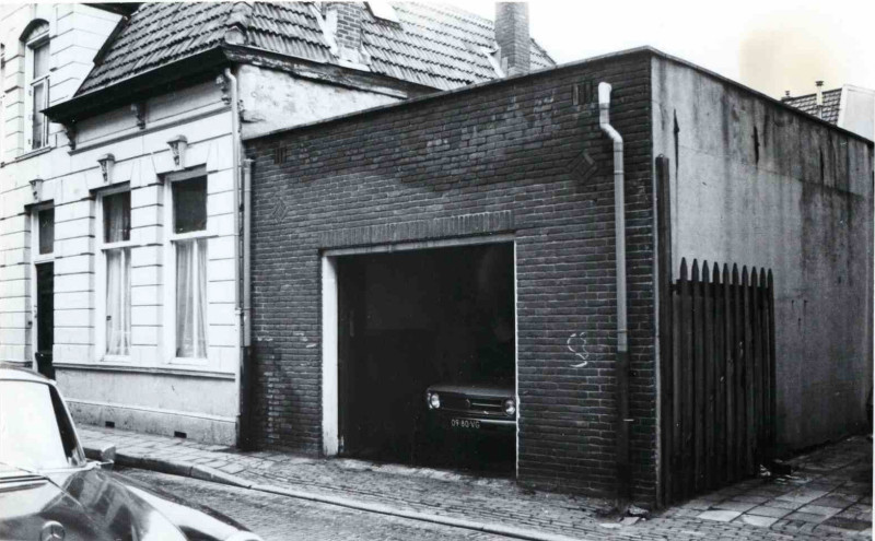 Zuiderhagen 9 woning met garage 1978.jpg