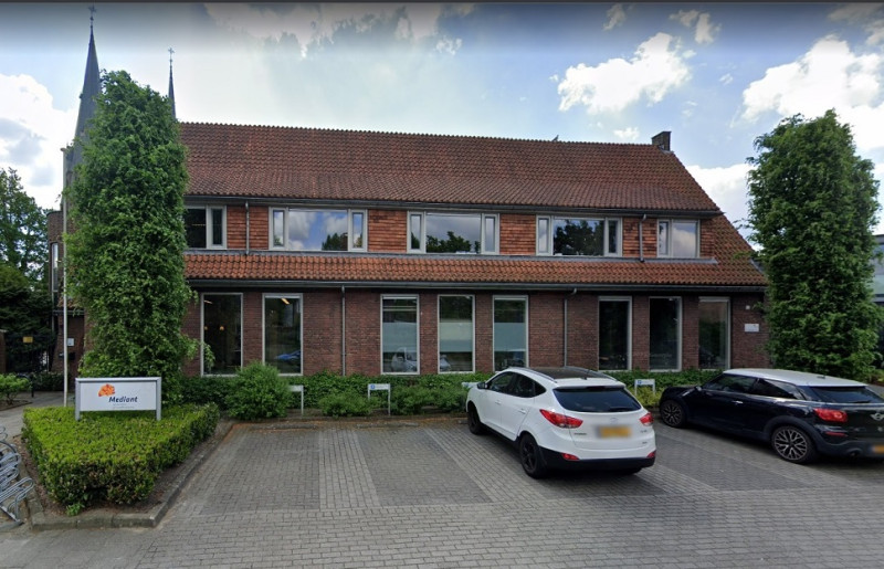 van Alphenstraat 12 vroeger Vormingscentrum Punt 12 nu locatie Mediant vroeger ook Parochiehuis.jpg