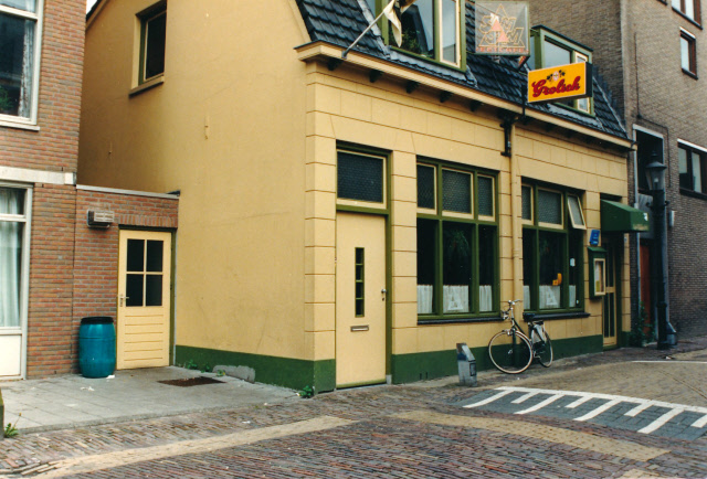 Zuiderhagen 16-18 Eetcafé Sam Sam juni 1987..jpeg