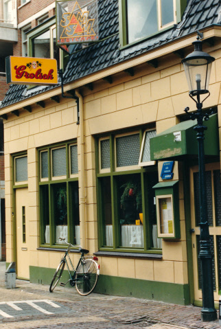 Zuiderhagen 16-18 Eetcafé Sam Sam. juni 1987.jpeg
