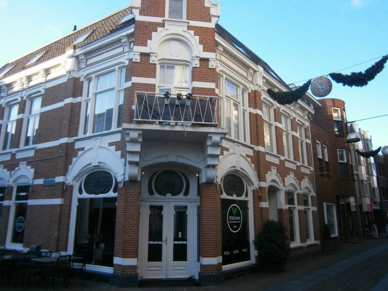 Zuiderhagen 36 hoek Pijpenstraat 20 restaurant Toscana.JPG