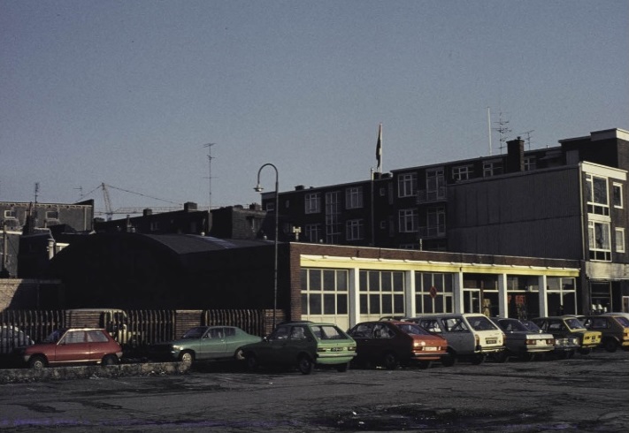 Zuiderhagen 53 Garage Holl later omgebouwd tot woningen. 31-1-1977.jpg