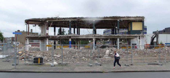 Beltstraat 32 hoek Koningstraat 1 afbraak Snels Meubelen.jpg