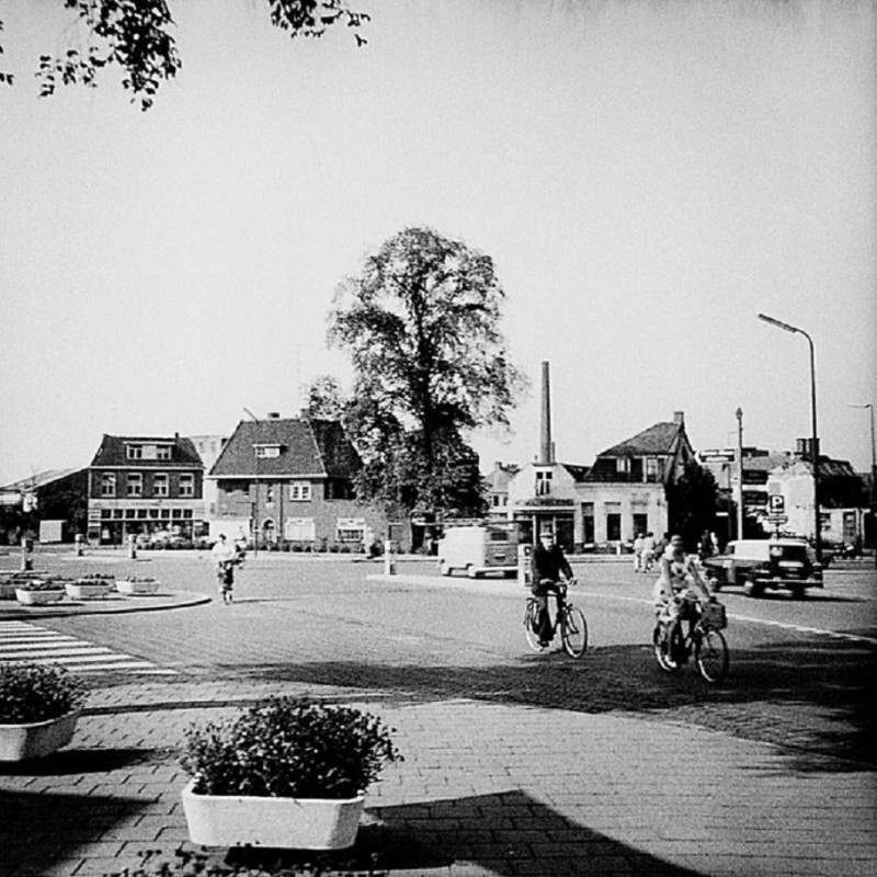 Beltstraat 32 op de achtergrond hoek Koningstraat.jpg