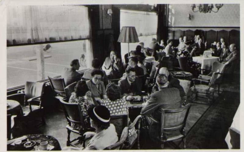 Hengelosestraat 35 stationsplein restaurant Royal.interieur.jpg