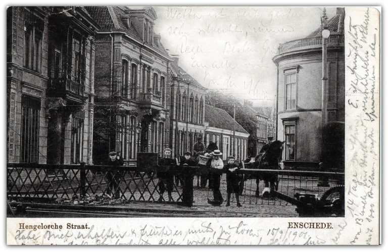 Hengelosestraat 35 hoek Parkweg later Stationsplein 1901.jpg