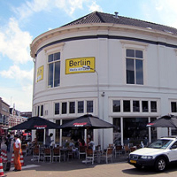 Stationsplein 1 media-kunstcafé Mac Berlijn.jpg