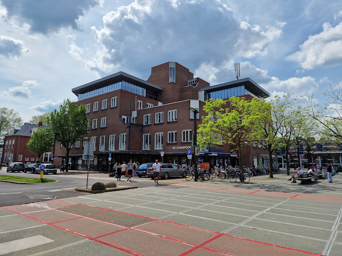 Stationsplein 15 cafe De Stadspoort..jpg