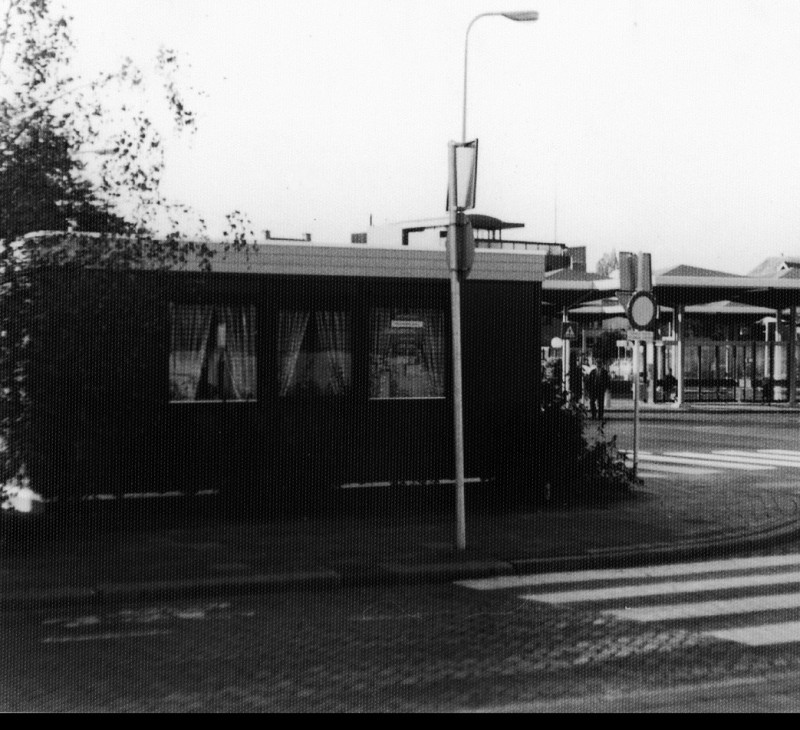 Stationsplein 15 busstation met lunchroom 1977.jpg