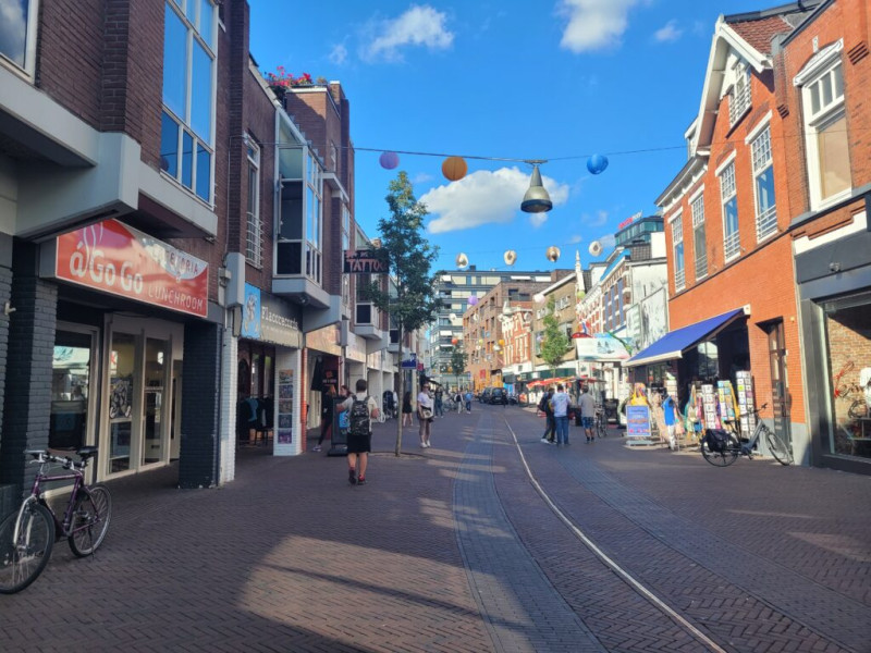 Korte Hengelosestraat 13 links cafetaria en lunchroom á Go Go.jpg