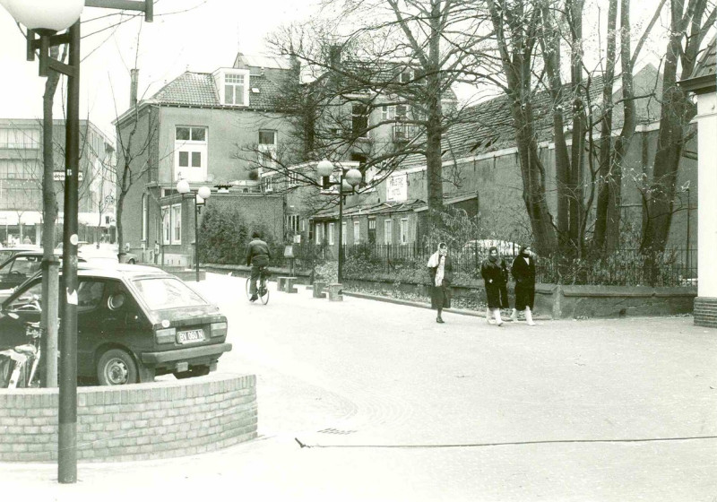 Brammelerstraat Gezien in de richting van de Marktstraat. nov. 1985.jpg