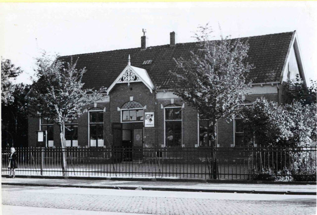 Gronausestraat vroeger Rijksweg 91 Glanerbrugschool O.L. school G1 1930.jpeg